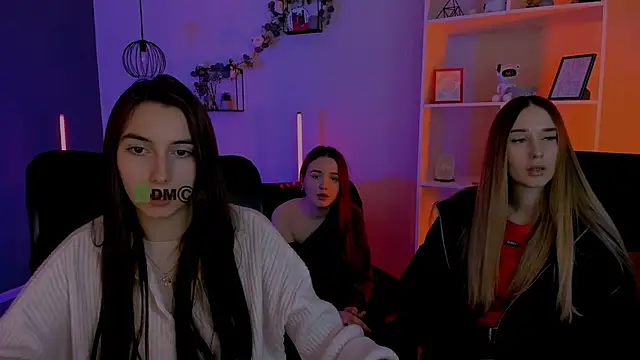 leslie bird online show from April 15, 12:28 pm