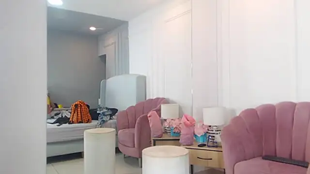 ChantalGarner online show from February 21, 1:12 pm