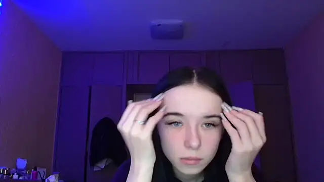 Emilia Light online show from March 26, 8:05 am