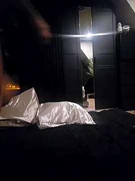 Snapshot of WhimsicalBirdette chatting on October 7, 10:03 pm WhimsicalBirdette online show from October 7, 10:03 pm