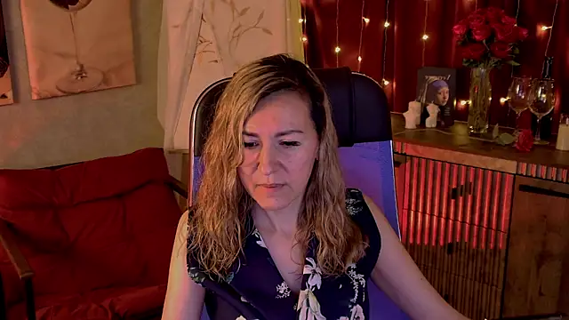 DonnaSmitth online show from April 13, 7:03 pm