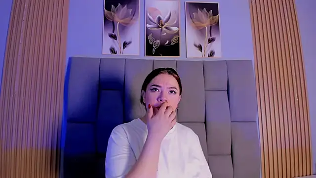 Kandyfrees  online show from December 18, 11:26 am