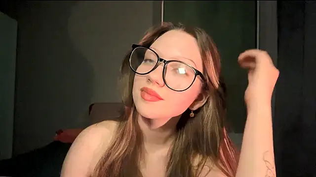 EmiIyKitty online show from November 16, 7:58 pm