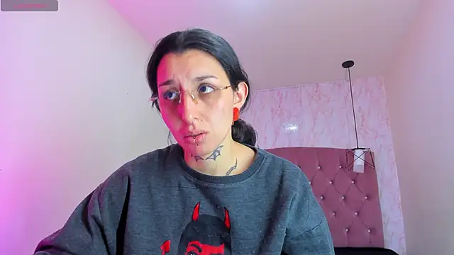 Iris  77 online show from November 14, 7:36 pm