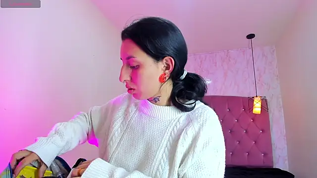 Iris  77 online show from November 13, 6:07 pm