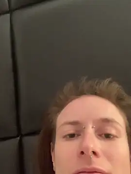 GoldenPussy1329 online show from March 4, 10:05 pm