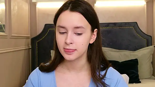 EvaSwen online show from April 17, 4:09 pm