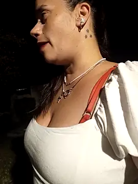 Amarteverdaderamente online show from February 15, 1:52 am