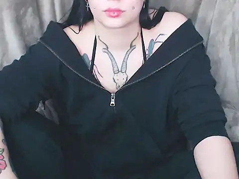 VenomDoll online show from March 18, 8:25 pm