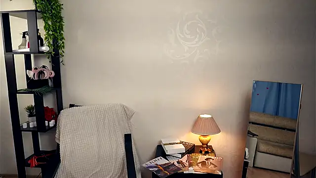 JanellHousen online show from November 24, 7:32 am