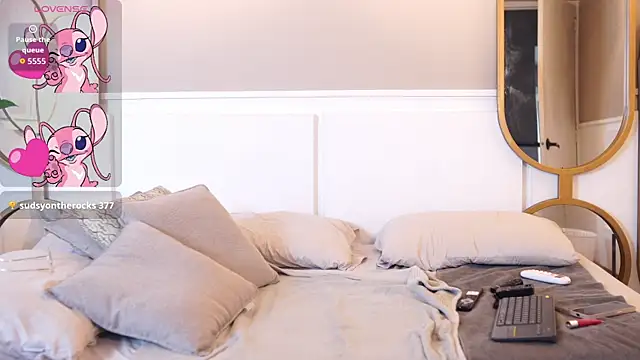 Snapshot of Roxy_Vega chatting on October 8, 1:04 pm Roxy Vega online show from October 8, 1:04 pm