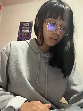 comepitoossss online show from October 12, 12:46 am