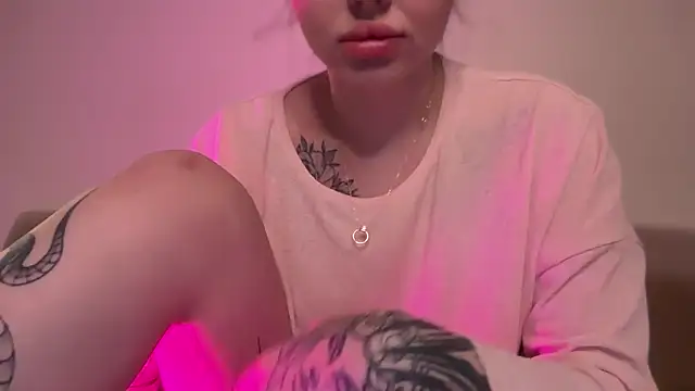 AlmaryKim online show from December 4, 10:10 pm