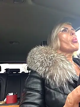 KirraWhite online show from March 2, 6:03 am