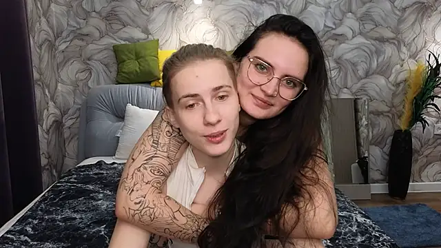 Snapshot of Mary_12 chatting on October 2, 9:14 am Mary 12 online show from October 2, 9:14 am