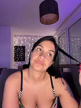 LaPetiteKim online show from October 28, 7:52 pm