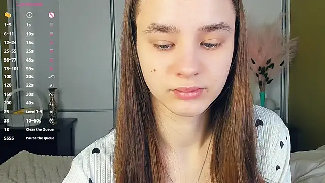 JinnyMcie online show from April 22, 7:05 am