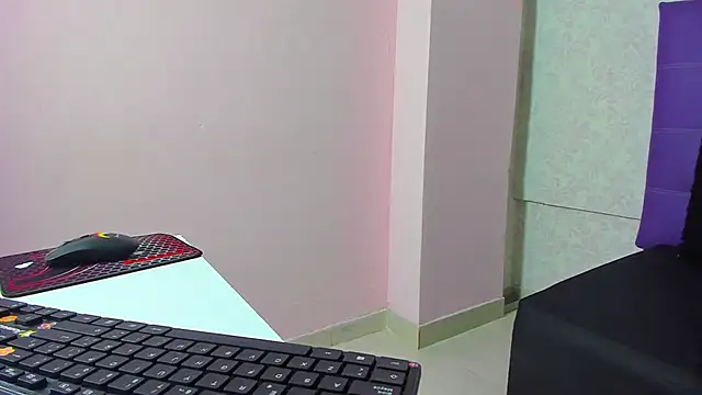 LeaMoreau22 online show from November 2, 12:52 pm