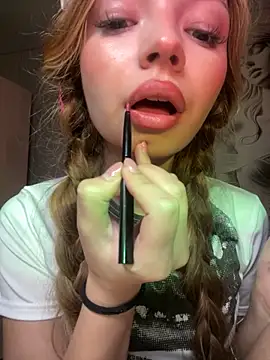 Snapshot of _Siennaaa_ chatting on October 9, 8:57 pm  Siennaaa  online show from October 9, 8:57 pm