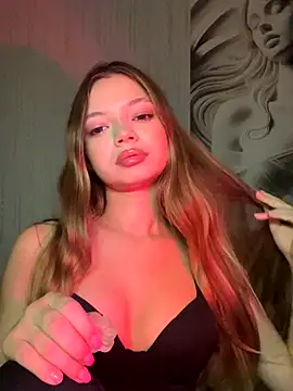 Snapshot of _Siennaaa_ chatting on October 6, 7:51 pm  Siennaaa  online show from October 6, 7:51 pm