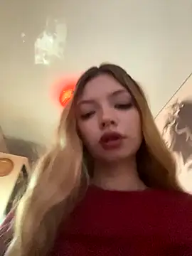 Snapshot of _Siennaaa_ chatting on October 20, 2:42 pm  Siennaaa  online show from October 20, 2:42 pm