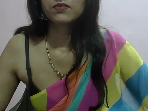 Laila Cute online show from April 19, 6:10 pm