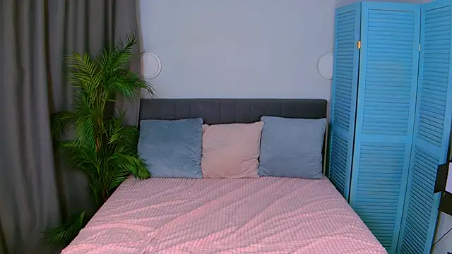 NatalieGold online show from October 19, 4:42 pm