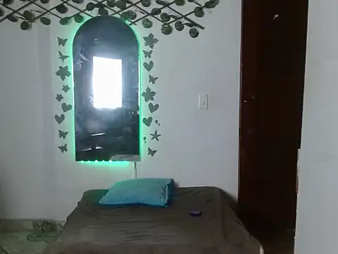 Ebony luna online show from February 19, 9:02 pm