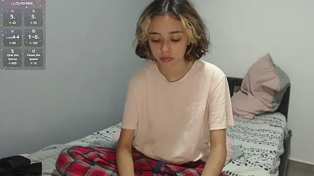 Snapshot of Brissazane chatting on October 26, 5:14 am Brissazane online show from October 26, 5:14 am