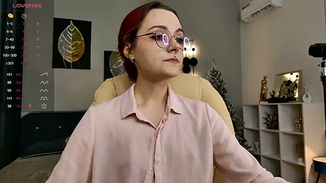 ElizabethMilller  online show from December 4, 10:21 pm