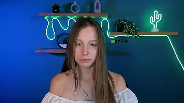 Snapshot of esme_moore_ chatting on October 9, 10:08 am esme moore  online show from October 9, 10:08 am