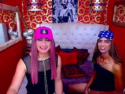 Snapshot of PRUEBROWNS chatting on October 4, 1:55 am PRUEBROWNS online show from October 4, 1:55 am