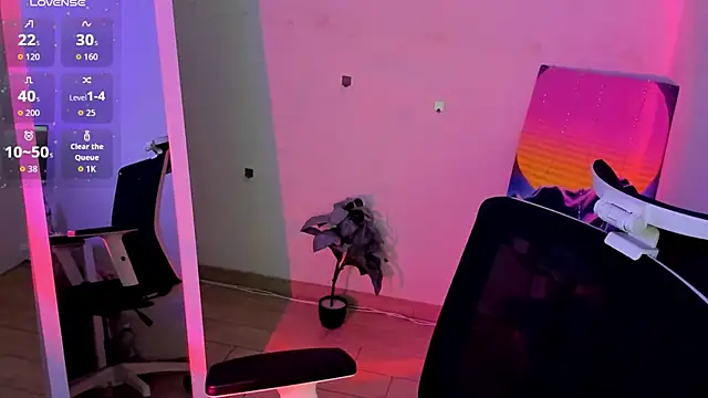 Mona Esty online show from February 11, 8:10 pm