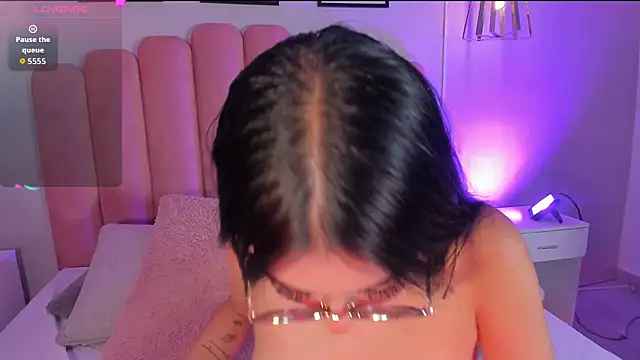 mara swan  online show from November 10, 8:48 pm