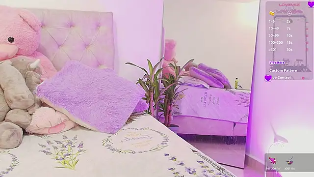 SoofiKiss online show from April 4, 8:51 pm