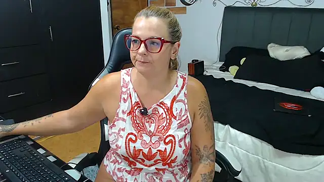 perlagoloza05 online show from May 29, 3:48 am