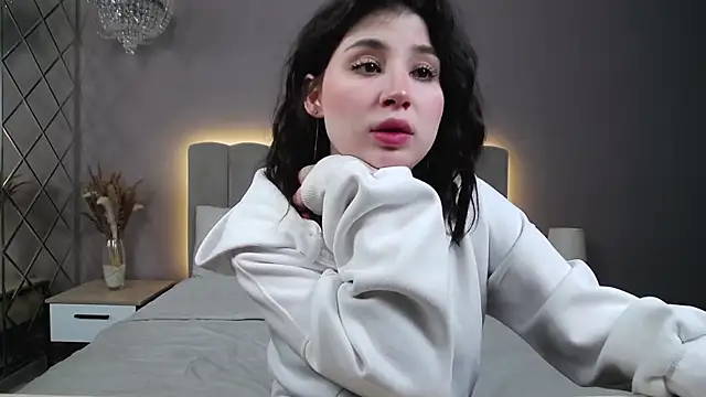 DianaMello online show from November 6, 5:24 am