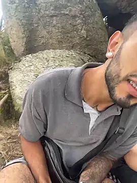 sofiandnick smith online show from December 13, 8:15 pm