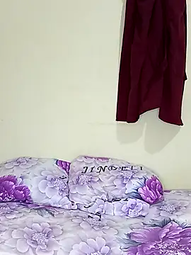 Snapshot of Angeli_as chatting on October 21, 1:42 am Angeli as online show from October 21, 1:42 am