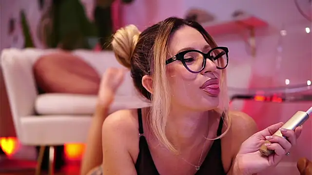 AvaMaddisson online show from November 21, 4:14 am