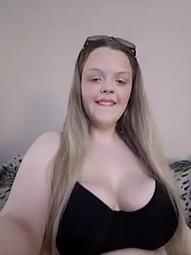 AuroraMaexox online show from October 8, 1:04 pm