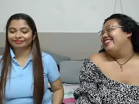 Snapshot of NicollGreen chatting on October 23, 1:00 am NicollGreen online show from October 23, 1:00 am