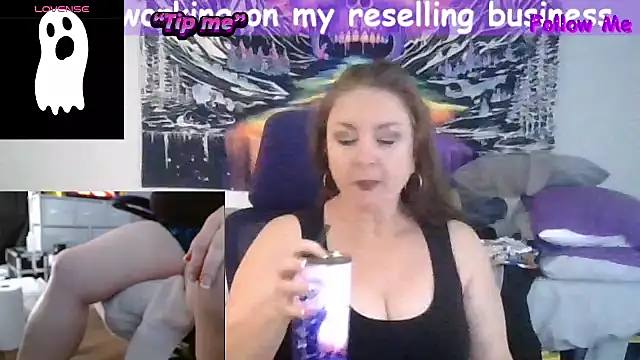 SuzieReigns1 online show from October 16, 9:06 pm