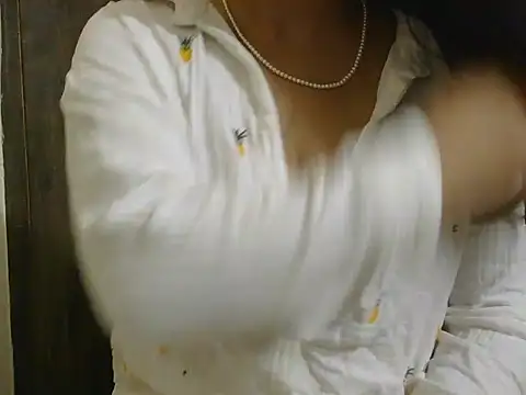 Snapshot of Hot_Meadow chatting on October 19, 5:37 pm Hot Meadow online show from October 19, 5:37 pm
