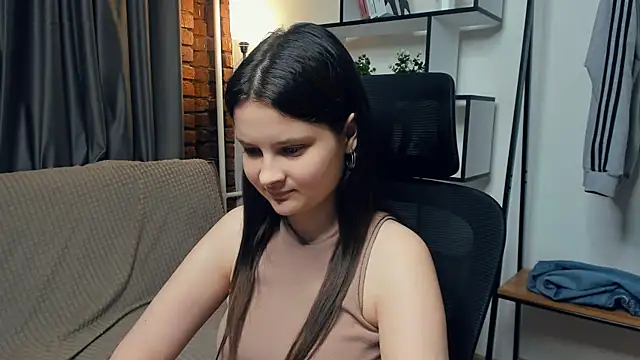 Snapshot of SkyDoll chatting on October 10, 10:14 pm SkyDoll online show from October 10, 10:14 pm