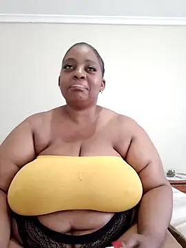 Snapshot of BustyBoobsxXx999 chatting on October 17, 7:55 am BustyBoobsxXx999 online show from October 17, 7:55 am