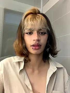 sukulaurens online show from November 7, 3:01 am