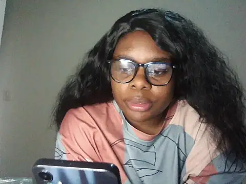 Hot Yolanda online show from October 6, 7:51 pm