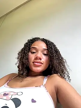 Snapshot of Bombomziin chatting on October 9, 6:34 pm Bombomziin online show from October 9, 6:34 pm
