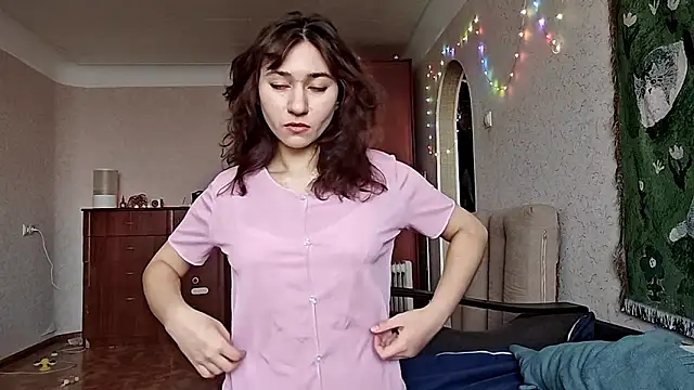 MiaLovelyOne online show from March 13, 8:15 am